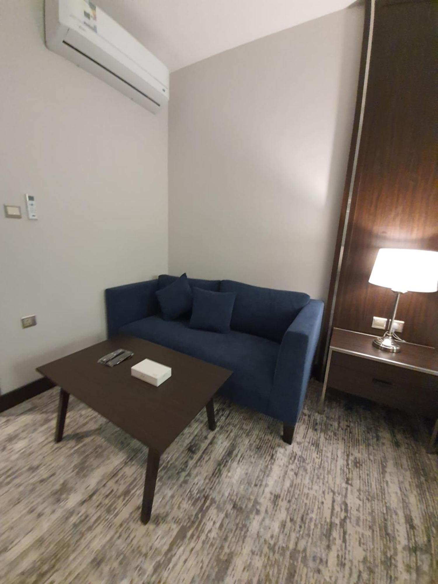 Lily Hotel Suite Mubarraz Эль-Хуфуф Номер фото