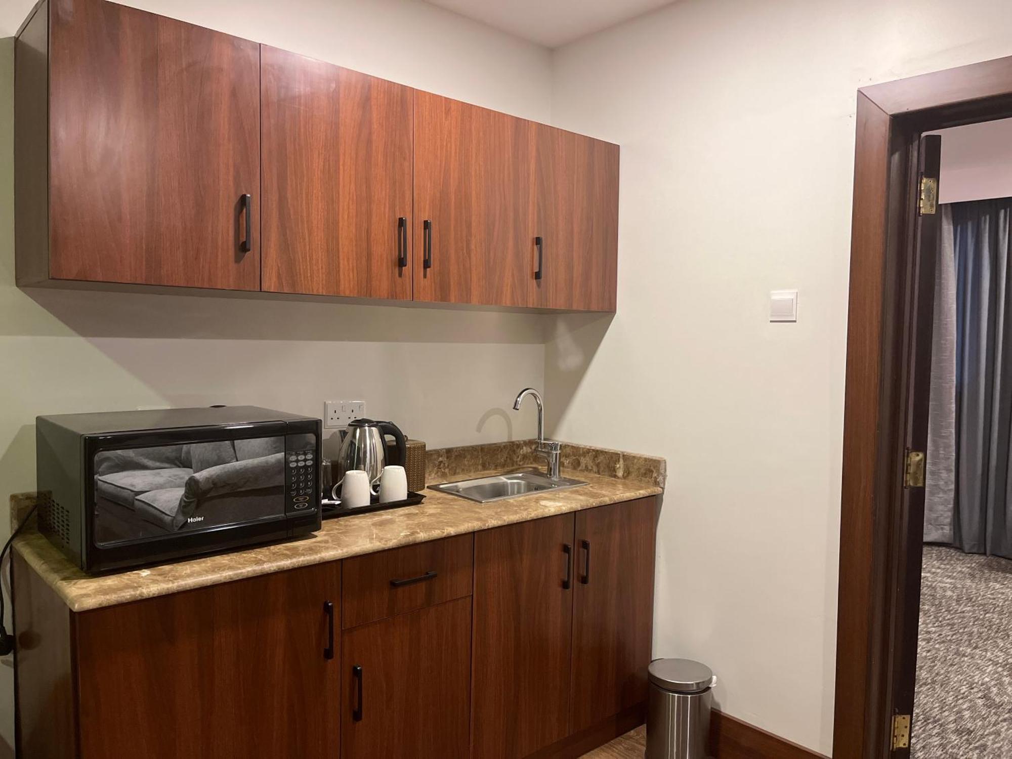 Lily Hotel Suite Mubarraz Эль-Хуфуф Экстерьер фото